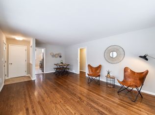 362 Manor Pl, Aurora, IL 60506