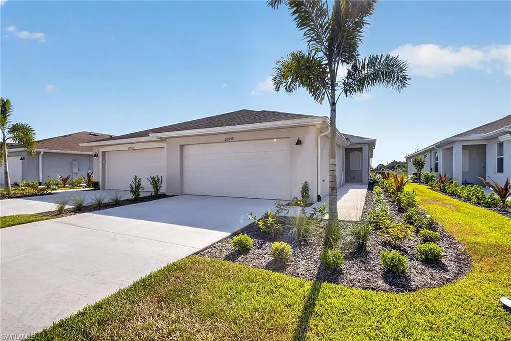 2 bed, 2.0 bath, 1554 sqft, $1,950 — Photo 1