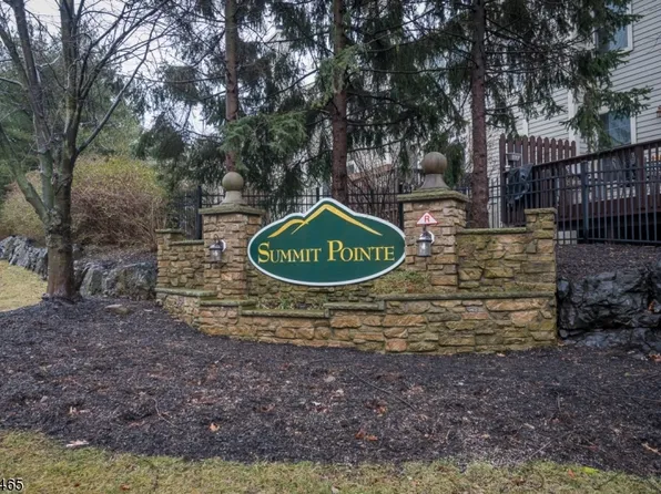 2 Skyview Dr, North Haledon Boro, NJ 07508