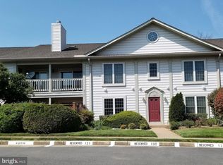 6072 Essex House Sq #B, Alexandria, VA 22310