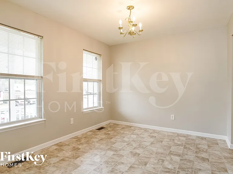 809 Hounds Chase Dr — Photo 6