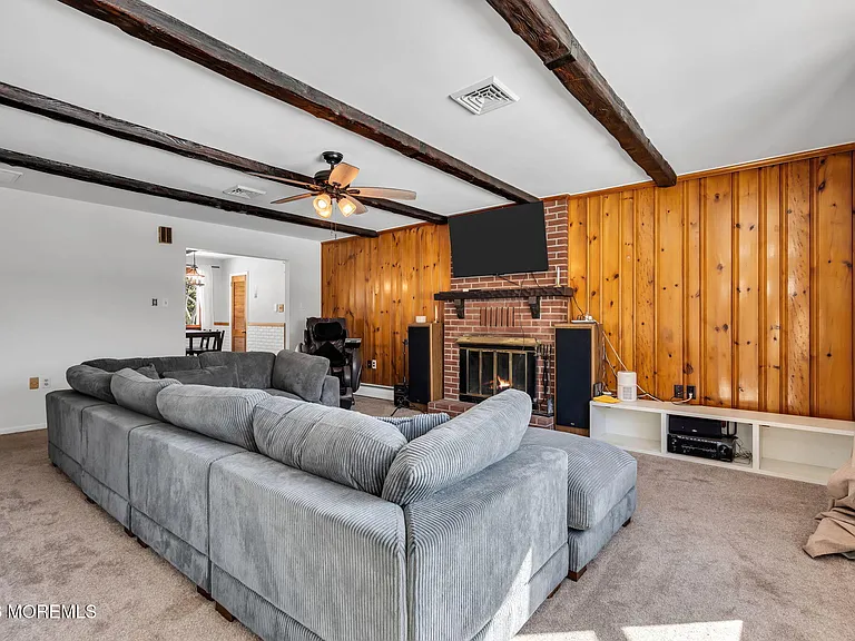 46 Sunset Ave — Photo 5