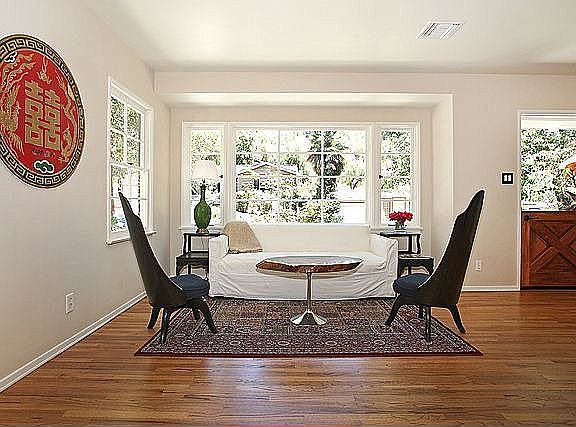 3rd image of 21458 Providencia St