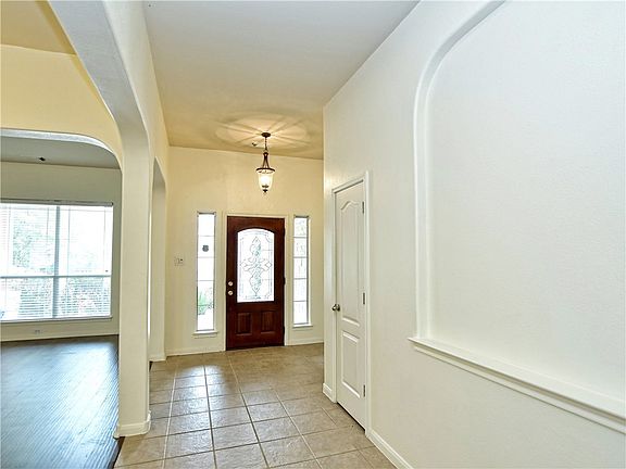 4th image of 1506 Liberty Oaks Blvd
