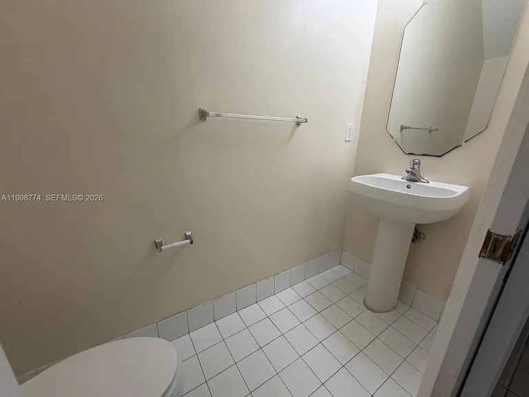 8246 SW 27th St #103 — Photo 9