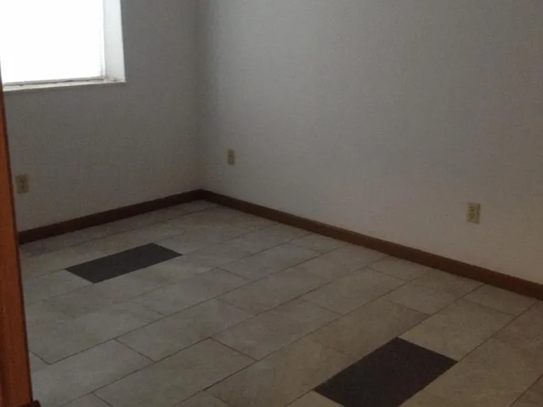 631 Vicksburg Dr #J — Photo 3