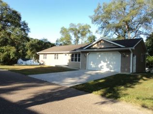 1346 E Haseltine St, Richland Center, WI 53581