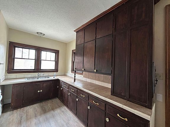 4th image of 95 Ahrens St #95