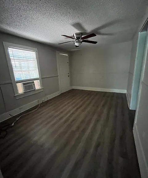 610 W Brazos St #4 — Photo 3
