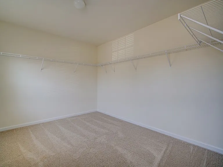 584 Craftsman Ln — Photo 17