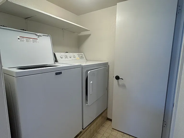 136 Peach Ter — Photo 18