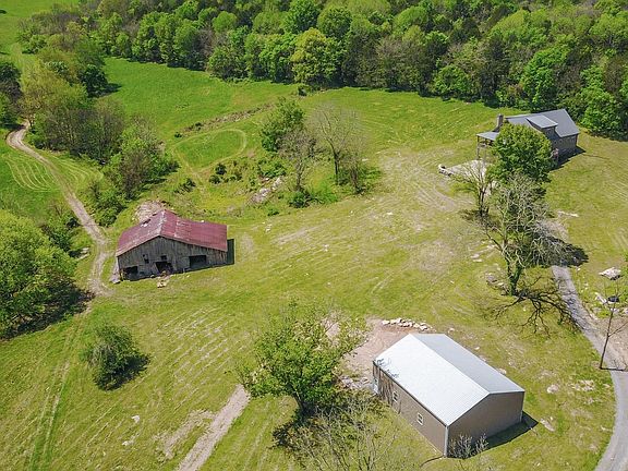 2nd image of 453 Herring Hollow Ln
