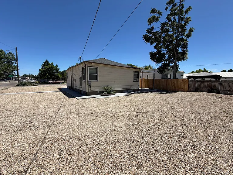 303 S Ivy St — Photo 16