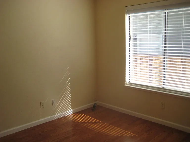 735 Rocky Creek Ter — Photo 10