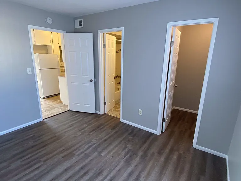 798 McClure St. — Photo 13