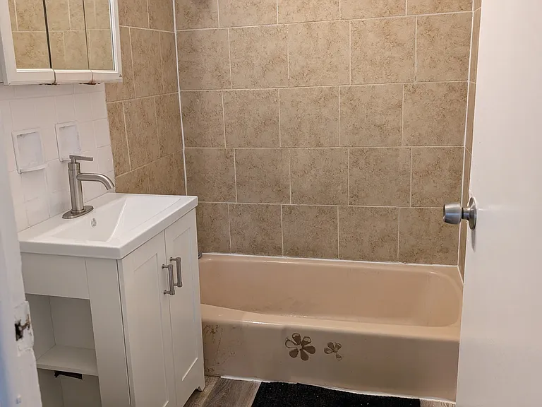 524 N Green Oaks Ct #10 — Photo 8