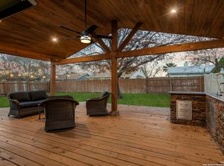 9439 Valley Rdg, San Antonio, TX 78250