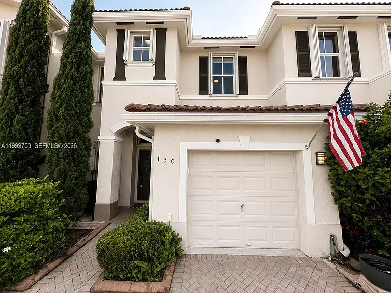 130 Riverwalk Cir #130 — Photo 1