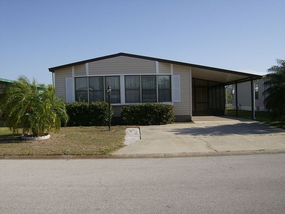 724 Oleander Circle