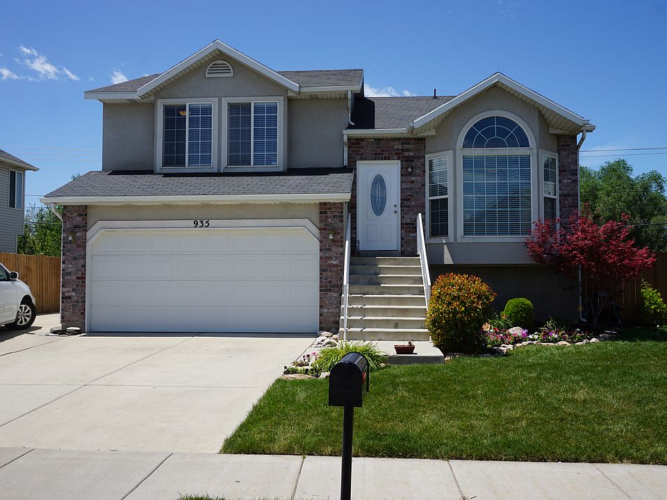 1st image of 925 N Turin Dr