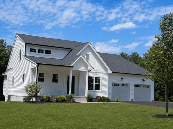 19 W Main St, Upton, MA 01568