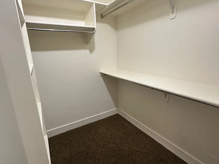 1003 N Independence Ave — Photo 8