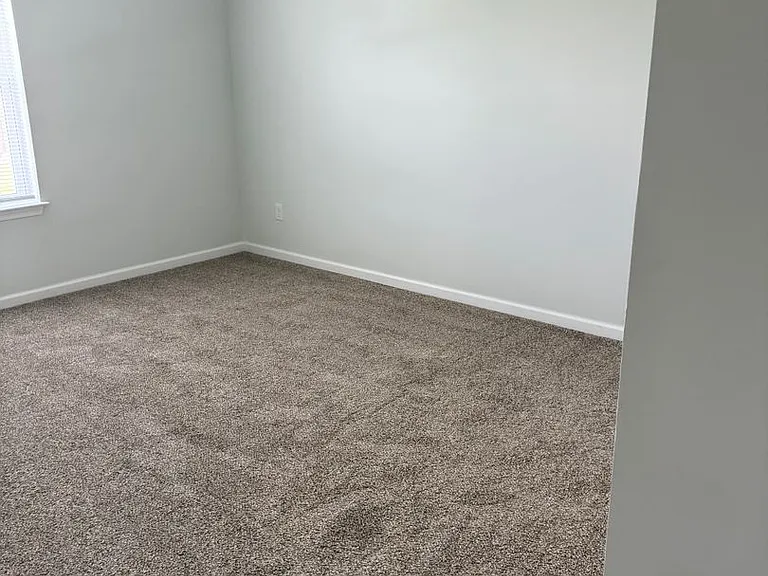 138 Delano Dr — Photo 29