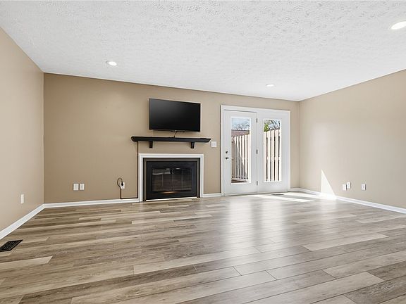 5th image of 2136 Hewitt Ave #2136