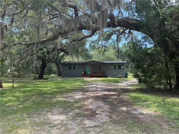 8668 N Elmtree Ave, Crystal River, FL 34428