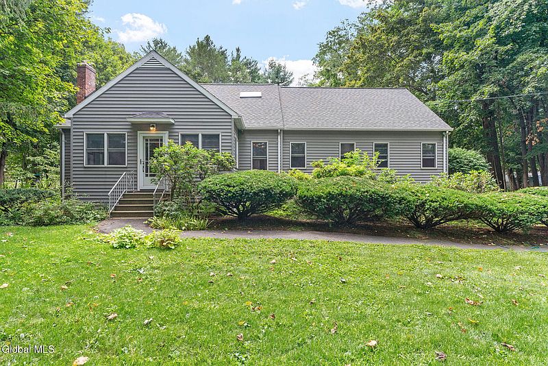 2nd image of 43 Maple Road