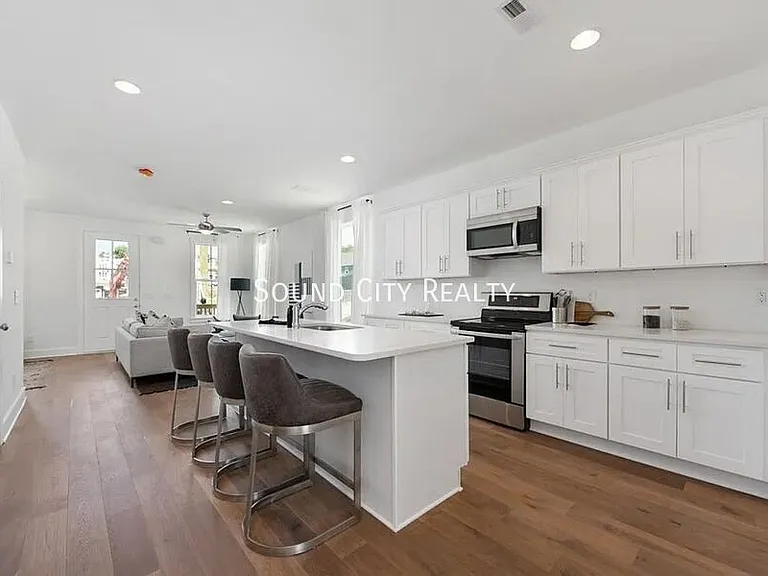 806 Briar Cir — Photo 5