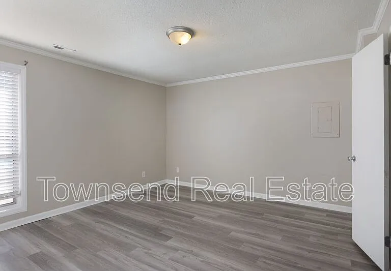5849A Century Oaks Dr — Photo 6