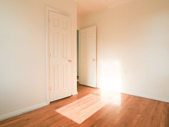 3rd image of 4717 39th St APT 7A