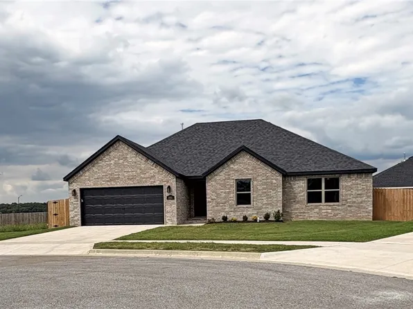 801 W Ramsey Dr, Siloam Springs, AR 72761
