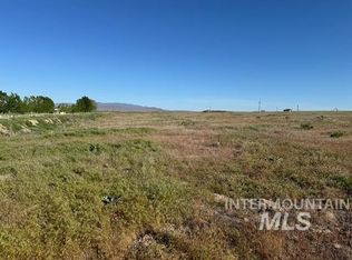 3886 W Elm Rd, Vale, OR 97918