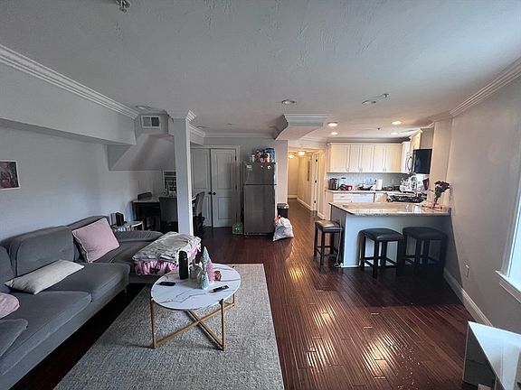 3rd image of 142 Centre St #2