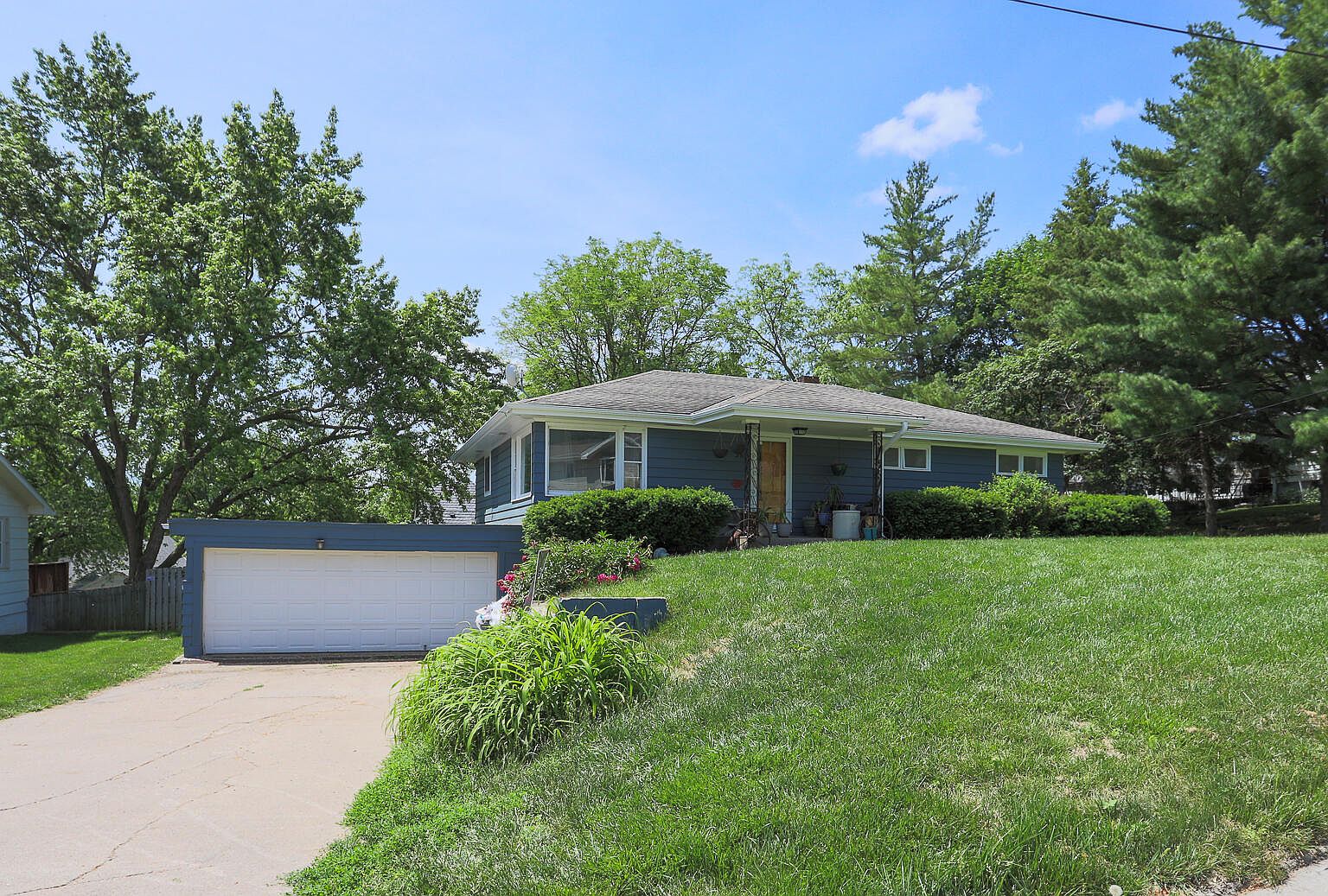 305 W 4th St, Logan, IA 51546 Zillow