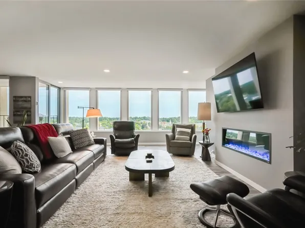 2222 1st Ave NE APT 907, Cedar Rapids, IA 52402