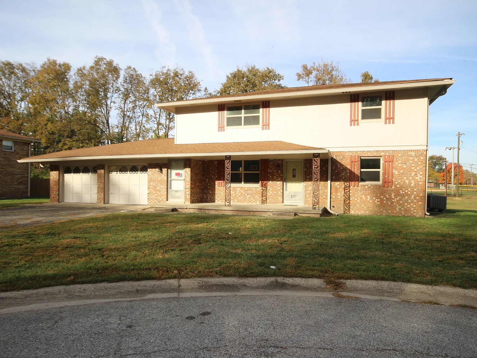 2 bed, 1.0 bath, 840 sqft, $1,600 — Photo 1