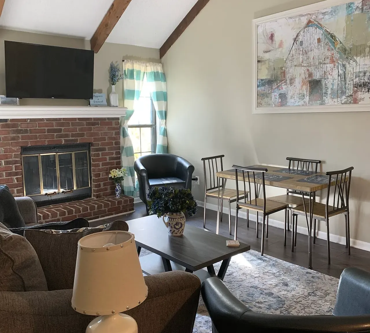 2 bed, 859 sqft, $1,750 — Photo 2