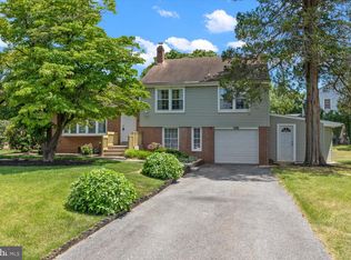 3300 Edenbridge Rd, York, PA 17402