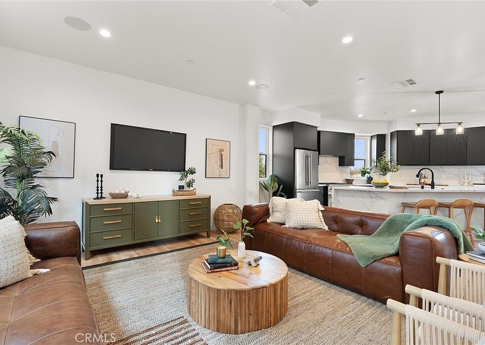1st image of 6059 N Tujunga Ave