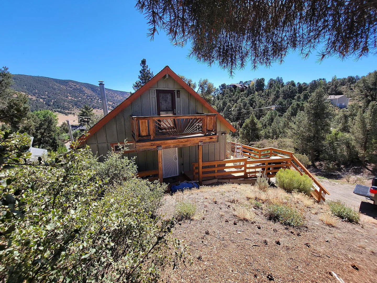 Pinon Pines-Cozy 1-Bedroom with loft Cabin Retreat with Scenic Views — Photo 2