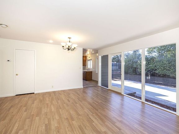 5th image of 3381 Cowper St