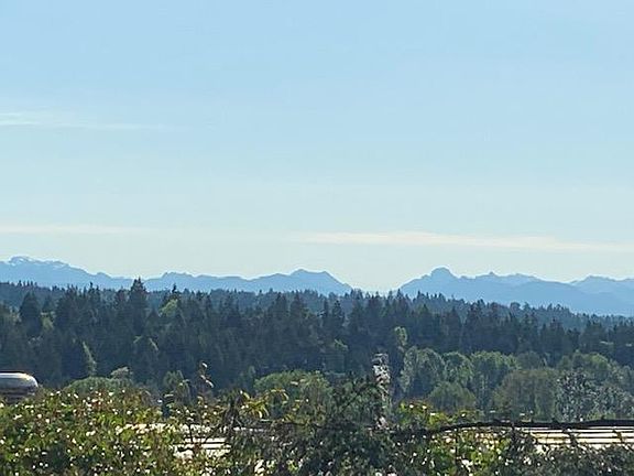Majestic Cascade mountain view.