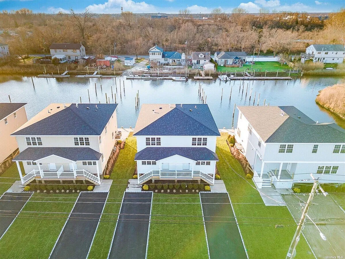 Treasure Island Townhomes on Seaford Harbor — Photo 1