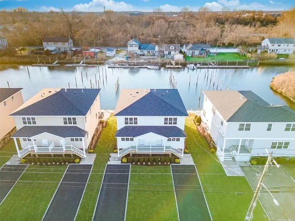 Treasure Island Townhomes on Seaford Harbor, 2840 Ocean Ave #81748be43, Seaford, NY 11783
