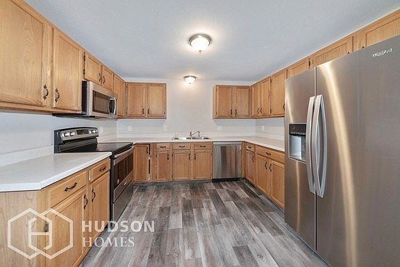 3rd image of 52 Birches Rd