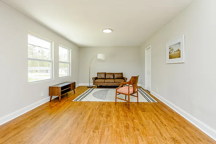 2 bed, 1.0 bath, 810 sqft, $1,175 — Photo 2
