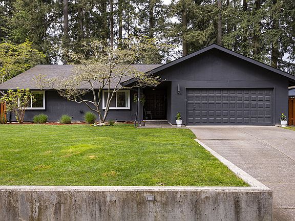 2nd image of 1165 SE 35th Ave